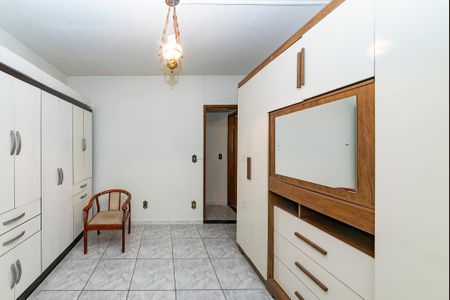 Casa à venda com 240m², 5 quartos e 4 vagas Casa à venda com 240m², 5 quartos e 4 vagasQuarto 2