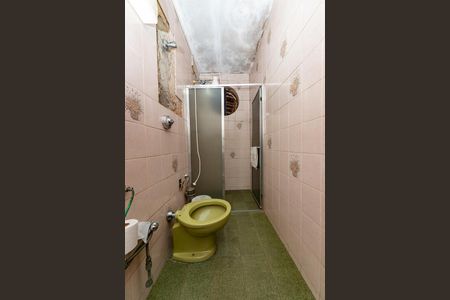 Casa à venda com 240m², 5 quartos e 4 vagas Casa à venda com 240m², 5 quartos e 4 vagasBanheiro Social 1