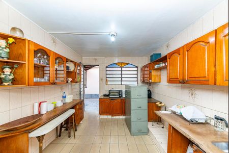 Casa à venda com 240m², 5 quartos e 4 vagas Casa à venda com 240m², 5 quartos e 4 vagasCozinha