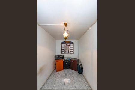 Casa à venda com 240m², 5 quartos e 4 vagas Casa à venda com 240m², 5 quartos e 4 vagasQuarto 4