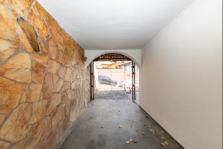 Casa à venda com 240m², 5 quartos e 4 vagas Casa à venda com 240m², 5 quartos e 4 vagasGaragem