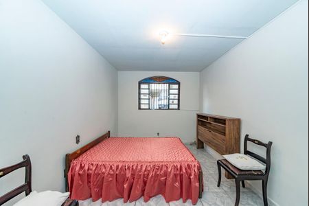 Casa à venda com 240m², 5 quartos e 4 vagas Casa à venda com 240m², 5 quartos e 4 vagasQuarto 1