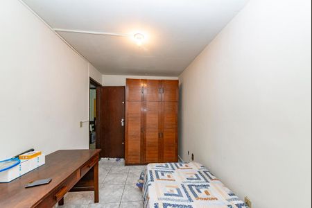 Casa à venda com 240m², 5 quartos e 4 vagas Casa à venda com 240m², 5 quartos e 4 vagasQuarto 3