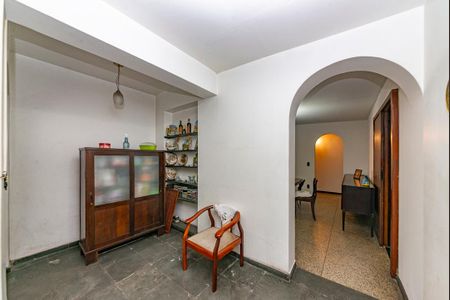 Casa à venda com 240m², 5 quartos e 4 vagas Casa à venda com 240m², 5 quartos e 4 vagasCopa