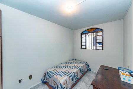 Casa à venda com 240m², 5 quartos e 4 vagas Casa à venda com 240m², 5 quartos e 4 vagasQuarto 3