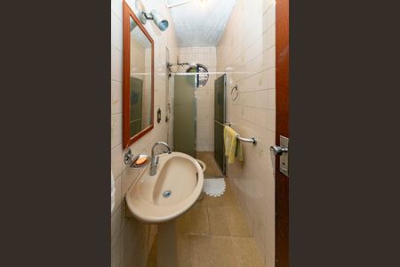 Casa à venda com 240m², 5 quartos e 4 vagas Casa à venda com 240m², 5 quartos e 4 vagasBanheiro Social 2