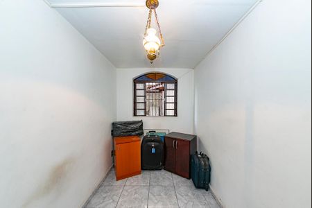 Casa à venda com 240m², 5 quartos e 4 vagas Casa à venda com 240m², 5 quartos e 4 vagasQuarto 4