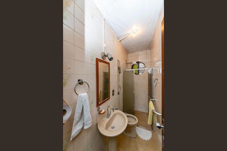 Casa à venda com 240m², 5 quartos e 4 vagas Casa à venda com 240m², 5 quartos e 4 vagasBanheiro Social 2