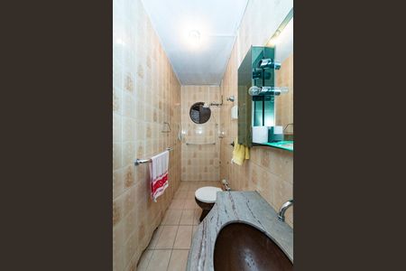 Casa à venda com 240m², 5 quartos e 4 vagas Casa à venda com 240m², 5 quartos e 4 vagasBanheiro da Suíte