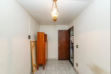 Casa à venda com 240m², 5 quartos e 4 vagas Casa à venda com 240m², 5 quartos e 4 vagasQuarto 4