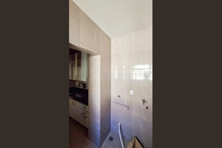 Apartamento à venda com 58m², 2 quartos e 1 vaga Apartamento à venda com 58m², 2 quartos e 1 vagaCozinha e Área de Serviço