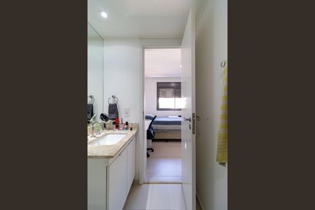 Apartamento à venda com 93m², 2 quartos e 2 vagasBanheiro da Suíte 2
