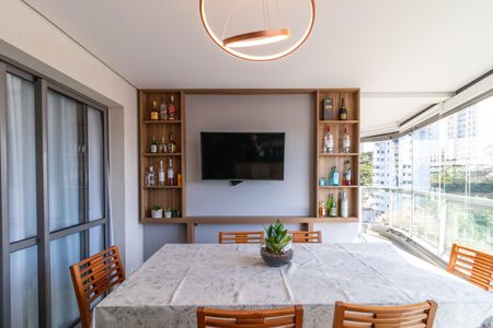 Apartamento à venda com 93m², 2 quartos e 2 vagasVaranda