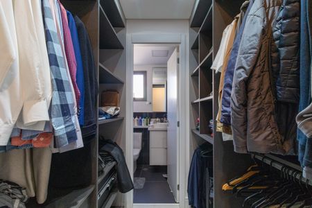 Apartamento à venda com 93m², 2 quartos e 2 vagasCloset da suíte 1