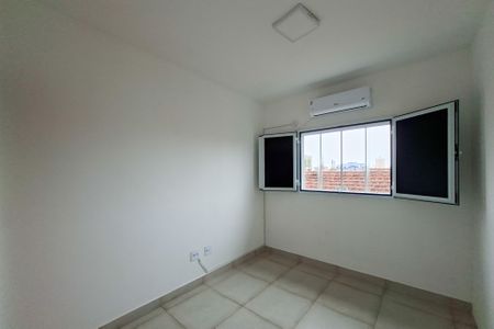 Quarto 1 de casa de condomínio para alugar com 2 quartos, 66m² em Maracanã, Praia Grande