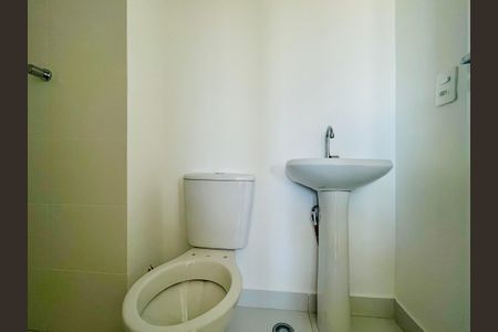 Apartamento à venda com 32m², 2 quartos e sem vaga Apartamento à venda com 32m², 2 quartos e sem vagaBanheiro Social
