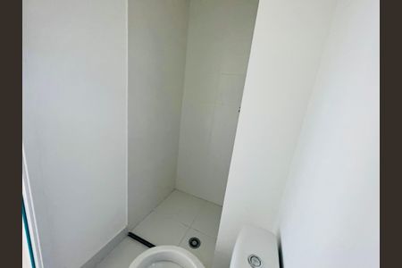 Apartamento à venda com 32m², 2 quartos e sem vaga Apartamento à venda com 32m², 2 quartos e sem vagaBanheiro Social