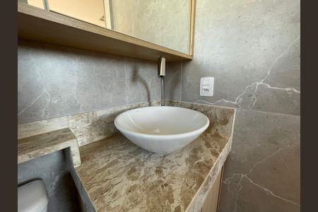 Apartamento para alugar com 74m², 3 quartos e 1 vaga Apartamento para alugar com 74m², 3 quartos e 1 vagaBanheiro da Suíte 1