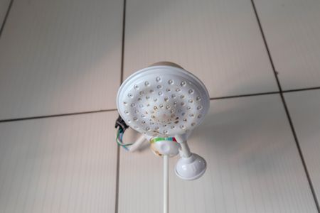 Casa para alugar com 75m², 2 quartos e 1 vaga Casa para alugar com 75m², 2 quartos e 1 vagaBanheiro