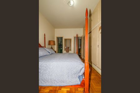 Apartamento à venda com 190m², 4 quartos e sem vaga Apartamento à venda com 190m², 4 quartos e sem vagaSuíte