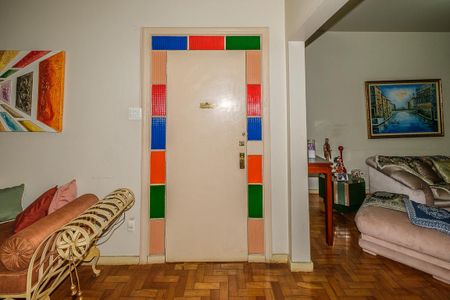 Apartamento à venda com 190m², 4 quartos e sem vaga Apartamento à venda com 190m², 4 quartos e sem vagaEntrada