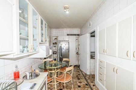 Apartamento à venda com 190m², 4 quartos e sem vaga Apartamento à venda com 190m², 4 quartos e sem vagaCozinha