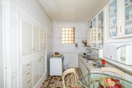 Apartamento à venda com 190m², 4 quartos e sem vaga Apartamento à venda com 190m², 4 quartos e sem vagaCozinha