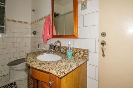 Apartamento à venda com 190m², 4 quartos e sem vaga Apartamento à venda com 190m², 4 quartos e sem vagaBanheiro Social