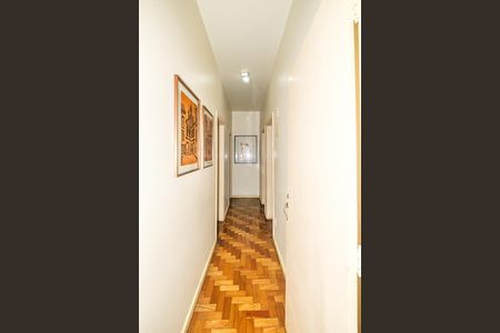 Apartamento à venda com 190m², 4 quartos e sem vaga Apartamento à venda com 190m², 4 quartos e sem vagaCorredor