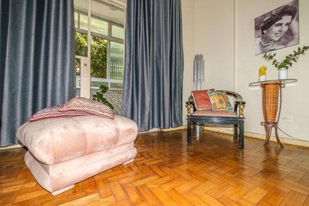 Apartamento à venda com 190m², 4 quartos e sem vaga Apartamento à venda com 190m², 4 quartos e sem vagaSala