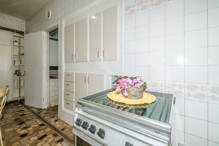 Apartamento à venda com 190m², 4 quartos e sem vaga Apartamento à venda com 190m², 4 quartos e sem vagaCozinha