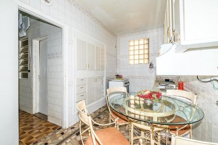 Apartamento à venda com 190m², 4 quartos e sem vaga Apartamento à venda com 190m², 4 quartos e sem vagaCozinha