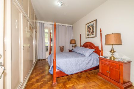 Apartamento à venda com 190m², 4 quartos e sem vaga Apartamento à venda com 190m², 4 quartos e sem vagaSuíte