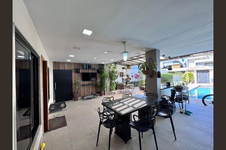 Casa de condomínio à venda com 350m², 6 quartos e 5 vagasÁrea externa