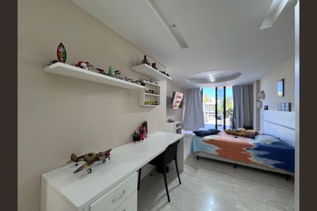 Casa de condomínio à venda com 350m², 6 quartos e 5 vagasQuarto 1