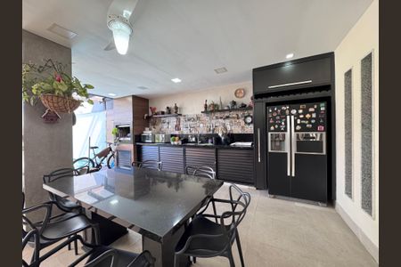 Casa de condomínio à venda com 350m², 6 quartos e 5 vagasÁrea externa