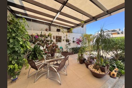 Casa de condomínio à venda com 350m², 6 quartos e 5 vagasÁrea externa