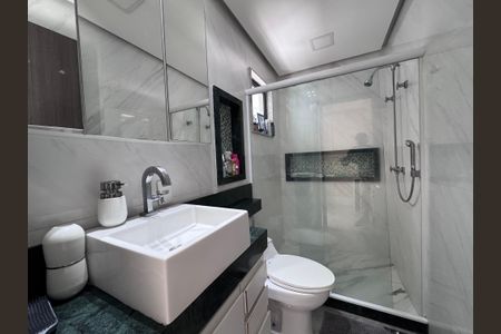 Casa de condomínio à venda com 350m², 6 quartos e 5 vagasSuíte 2 - Banheiro (canadense)