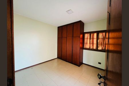 Casa para alugar com 583m², 3 quartos e 6 vagas Casa para alugar com 583m², 3 quartos e 6 vagasQuarto 1