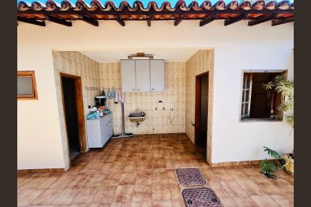 Casa para alugar com 583m², 3 quartos e 6 vagas Casa para alugar com 583m², 3 quartos e 6 vagasCozinha