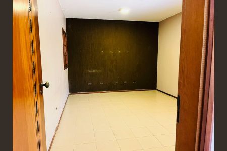 Casa para alugar com 583m², 3 quartos e 6 vagas Casa para alugar com 583m², 3 quartos e 6 vagasQuarto 2
