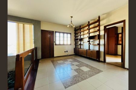 Casa para alugar com 583m², 3 quartos e 6 vagas Casa para alugar com 583m², 3 quartos e 6 vagasSala 2