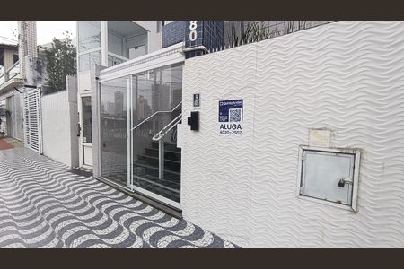 Apartamento para alugar com 60m², 2 quartos e 1 vaga Apartamento para alugar com 60m², 2 quartos e 1 vagaFachada