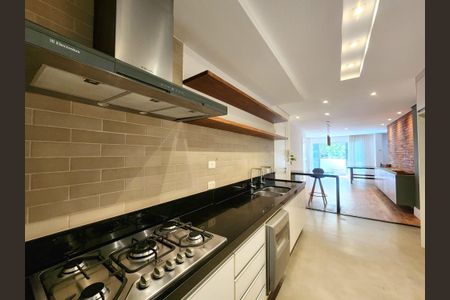 Apartamento à venda com 130m², 2 quartos e 1 vaga Apartamento à venda com 130m², 2 quartos e 1 vagaCozinha