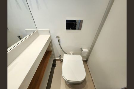 Apartamento à venda com 130m², 2 quartos e 1 vaga Apartamento à venda com 130m², 2 quartos e 1 vagaBanheiro da Suíte 2