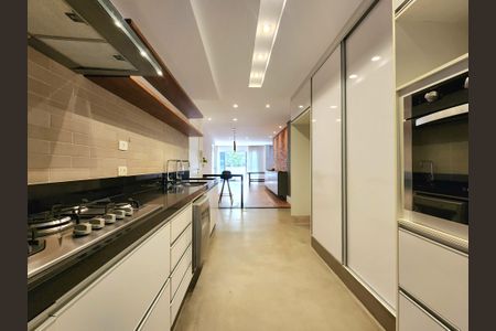 Apartamento à venda com 130m², 2 quartos e 1 vaga Apartamento à venda com 130m², 2 quartos e 1 vagaCozinha