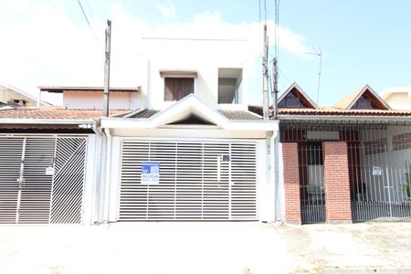 Casa para alugar com 165m², 3 quartos e 2 vagasFachada