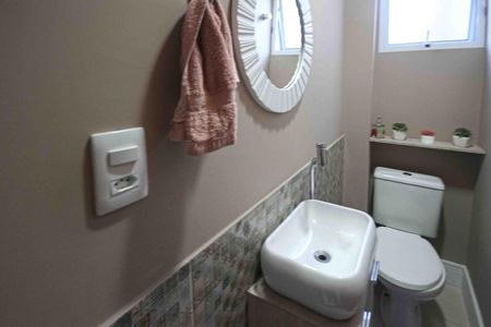 Casa de condomínio à venda com 60m², 2 quartos e 1 vagaLavabo