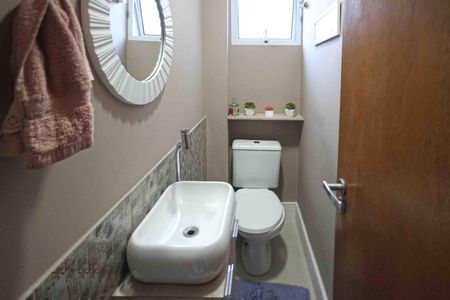 Casa de condomínio à venda com 60m², 2 quartos e 1 vagaLavabo