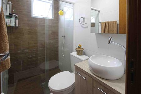 Casa de condomínio à venda com 60m², 2 quartos e 1 vagaBanheiro